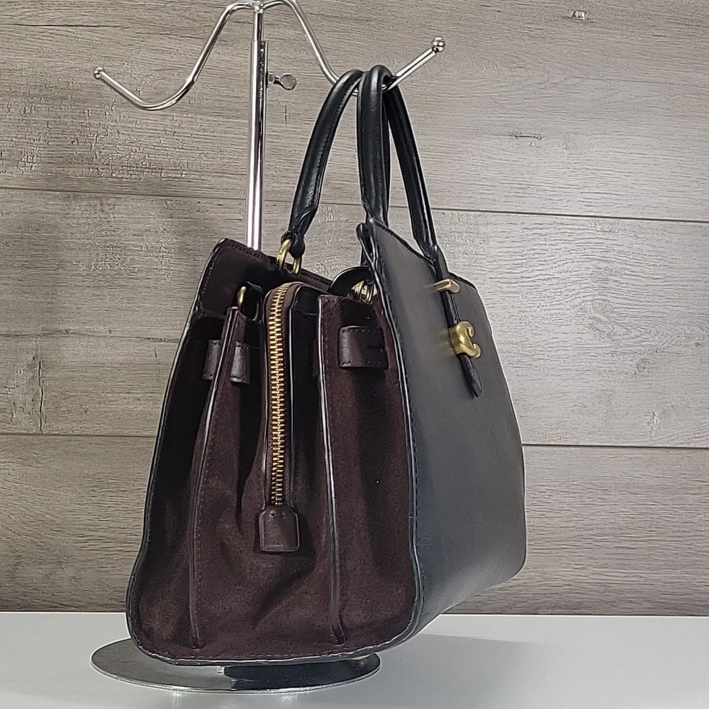 Coach elegant black